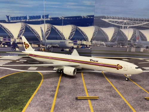 InFlight200 1:200 Thai Airways B777-3D7 HS-TKF [Speedline Livery] IF7773TG1223 1