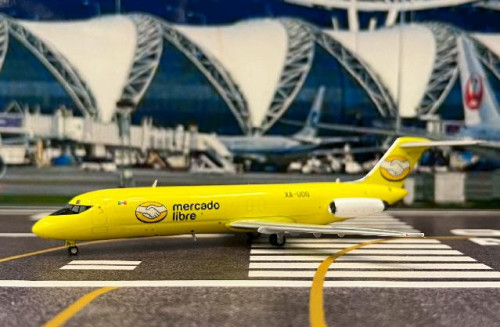 JC Wings 1:200 Mercado Libre DC-9-30F XA-UOG XX20102 [Width 14 Length 18 Height 4 cm] 1