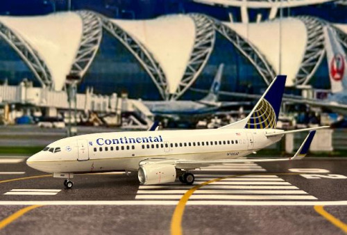 Inflight 1:200 Continental 737-524 N16632 IF735CO0825 [Width 14 Length 15.5 Height 4.5 cm] 1