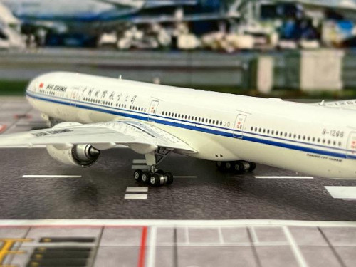 Aviation 1:400 Air China 777-39LER B-1266 AV4296 [Width 16 Length 18 Height 5 cm] 8