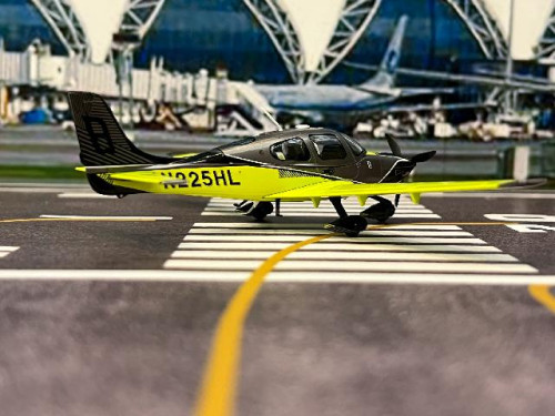 Gemini Jets 1:72 Cirrus SR22T N225HL GG022 [Width 16 Length 11 Height 3.5 cm] 4