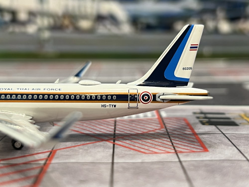 PH1686 1:400 Royal Thai Air Force A320 HS-TYW [Width 9 Length 9.5 Height 3 cm] 4
