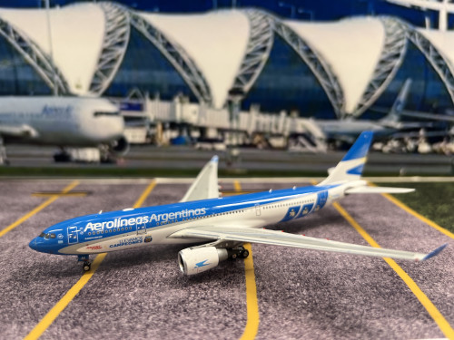 Phoenix 1:400 Aerolineas Argentinas A330-200 LV-KAO “Llevamos Campeones” P4600 2