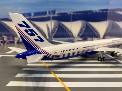 Inflight IF753757X 1:200 Boeing 757-300 N757X [Width 19