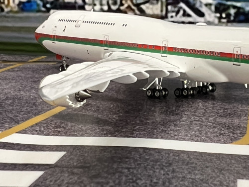 Phoenix 1:400 Oman Royal Flight 747-8HO A4O-HMS PH1933 [Width 18 Length 18.5 Height 4.5 cm] 3