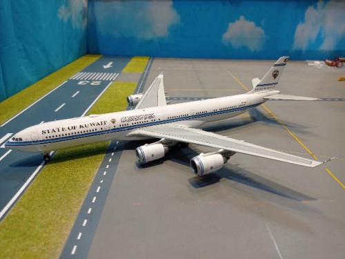 JCWings [XX20226] 1:200 Kuwait Government  A340-500 9K-GBA [Width 31.5 Length 34 Height 8 cms]
