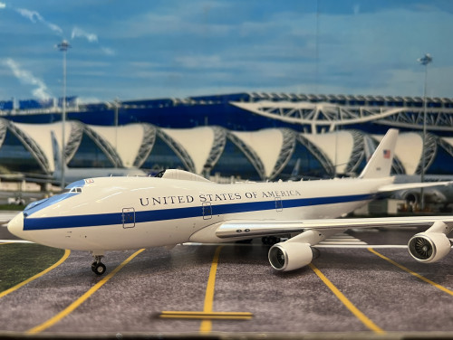 Inflight 1:200 USAF Boeing E-4B (747-200B) #73-1676 IF742E4B1676 [Width 30 Length 35 Height 10 cm] 1