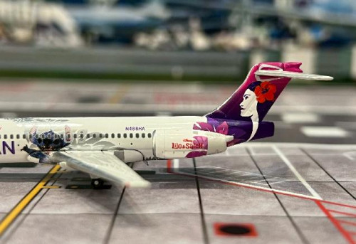 Phoenix 1:400 Hawaiian 717 N488HA [Lilo & Stitch] P4666 [Width 7 Length 9.5 Height 2 cm] 6