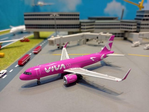 Phoenix:PH1734 1:400 Viva Air Go Pink A320neo HK-5378 [Width 9 Length 9.5 Height 3 cms]