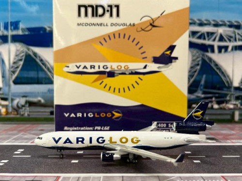 Phoenix 1:400 Varig Log MD-11 PR-LGE PH1995 [Width 12 Length 15 Height 4.5 cm]