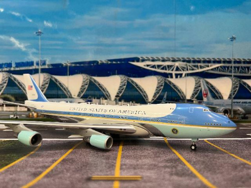 Inflight 1:200 USAF VC-25A #29000 IFVC25A1226P [Width 30 Length 35 Height 10 cm] 2