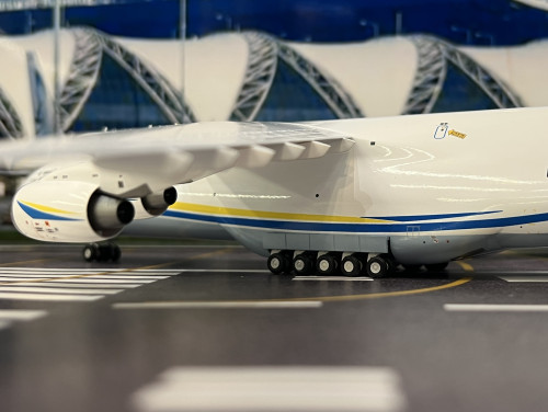 Gemini Jets 1:200 Antonov An-124-100M Russian UR-82088 G21082 8