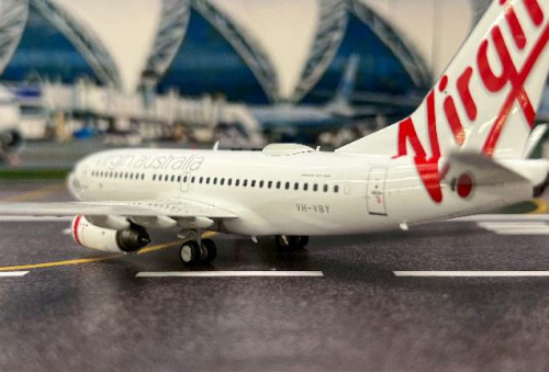 JFox 1:200 Virgin Australia 737-700 VH-VBY JF7377009L [Width 18 Length 17 Height 6 cms] 8