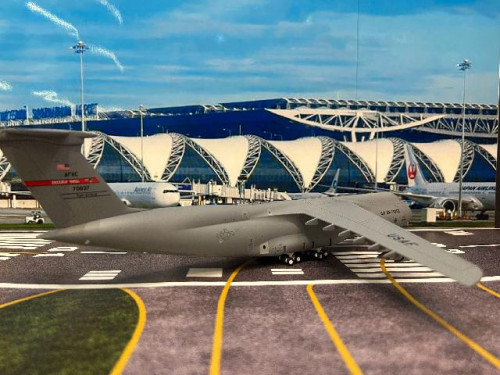 Gemini Jets 1:200 USAF C-5M Super Galaxy 87-0037 G21136 [Width 34 Length 36 Height 9.5 cm] 3