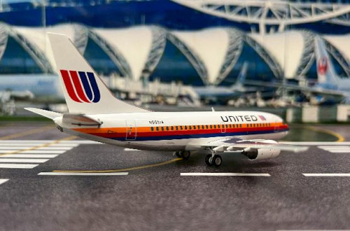 Inflight 1:200 United 737-522 N901UA IF735UA0624 [Width 14 Length 15.5 Height 4.5 cm] 4
