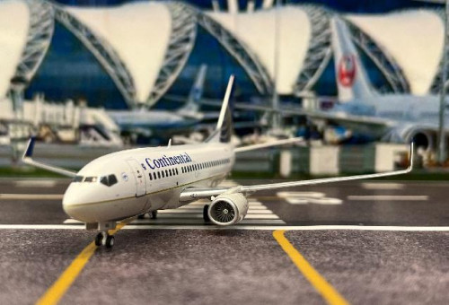 Inflight 1:200 Continental 737-524 N16632 IF735CO0825 [Width 14 Length 15.5 Height 4.5 cm] 7
