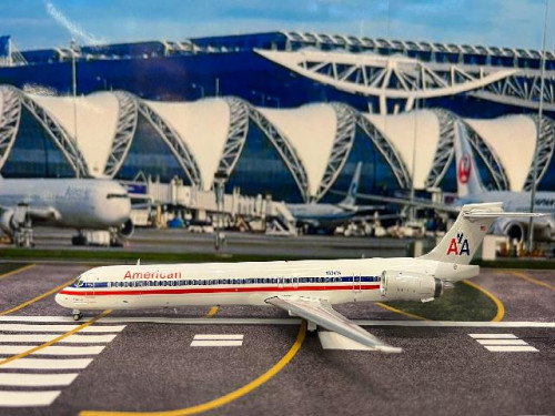 Gemini Jets 1:200 American MD-90 N904RA G21329 1