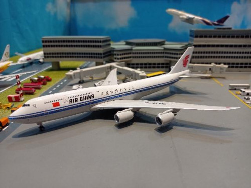 PH1799 1:400 Air China 747-8i B-2481 [Width 18 Length 18.5 Height 4.5 cms]