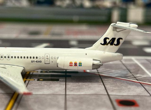 Phoenix 1:400 SAS MD-81 OY-KHO PH12055 [Width 8 Length 11.5 Height 2 cm] 6