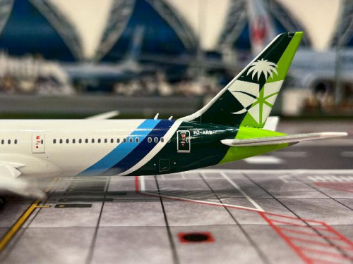 Gemini Jets 1:400 Saudi 787-9 HZ-ARB Flaps Down 'National Day' GJ2310F 4