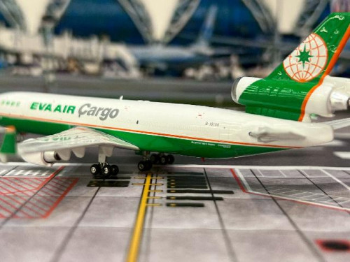 Phoenix 1:400 Eva Air Cargo MD-11 B-16106 PH12043 [Width 12 Length 15 Height 4.5 cm] 8