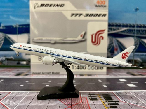 Aviation 1:400 Air China 777-39LER B-1266 AV4296 [Width 16 Length 18 Height 5 cm]