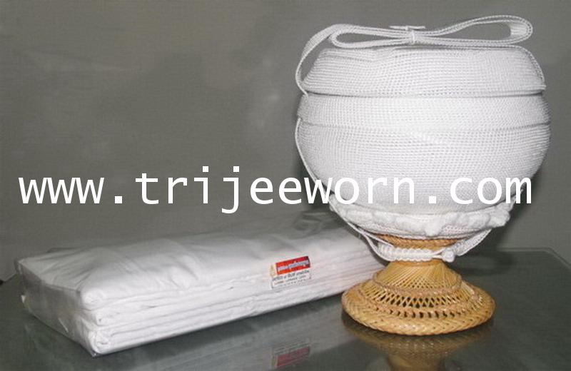 ไตรจีวร ๙ ขัณฑ์  สีขาว ไตรชี  Nun's robe and alms bowl set
