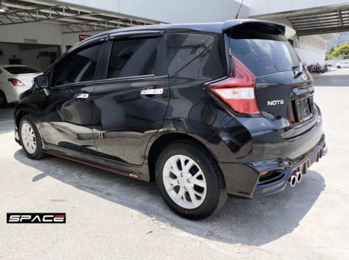 ชุดแต่ง Nissan Note SPACE V1 ท่อคู่กลมสปอร์ต,  สเกิร์ตแต่ง นิสสัน โน๊ตสีดำ แต่งสวย 1