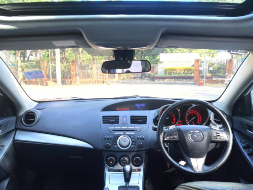2011 MAZDA 3 2.0 5D มือเดียว 130,000 กม.เท่านั้น สวยๆ พร้อมใช้ 4