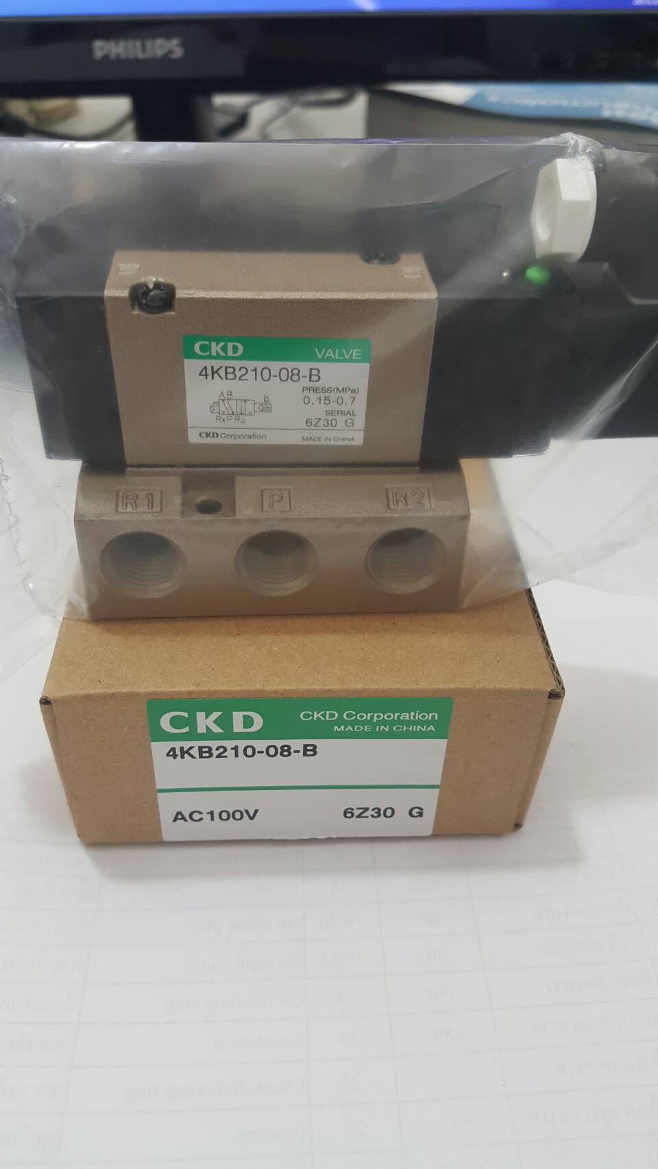 โซลินอยด์วาล์ว Solenoid Valve CKD Model 4KB210-08