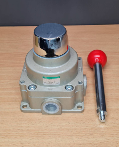 Hand Valve CKD Model : HSVC2-15-4H 1