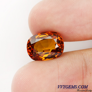 บุษราคัม (Yellow Sapphire) 8.27 กะรัต รูปไข่ สวย ไฟดี 3