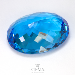 สวิสบลูโทแพซ (Swiss Blue Topaz) 23.62 กะรัต รูปไข่ 2
