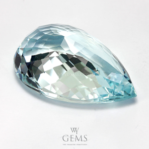 อะความารีน (Aquamarine) 25.64 กะรัต สีฟ้าอ่อน รูปหยดน้ำ IF 2