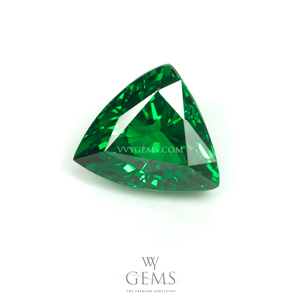 กรีน การ์เนต(Green Garnet) 1.02 กะรัต รูปสามเหลี่ยม 1