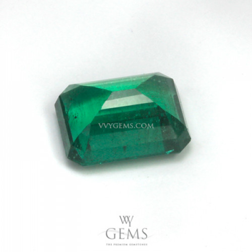 มรกต (Emerald) 1.40 กะรัต สีสวยเนื้อดี 2