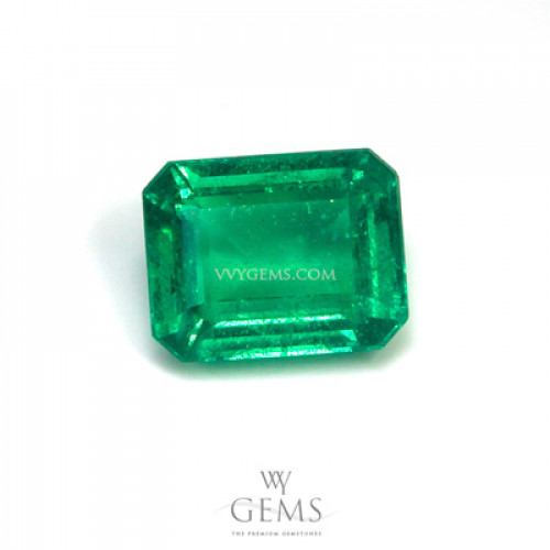 มรกต (Emerald) 1.40 กะรัต สีสวยเนื้อดี