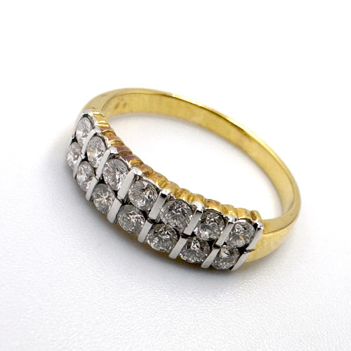 แหวนทองคำฝังเพชรแท้รูปทรงกลมเกสรขนาด 0.04x14 กะรัต น้ำขาว 96-97 ตัวเรือนทอง yellow gold น้ำหนักทองรว 6