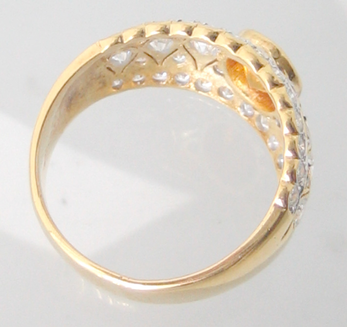 แหวนทองคำฝังเพชรแท้รวมน้ำหนัก 1.2 กะรัต ประดับพลอยบุษราคัมเจียรไนทรงไข่ ตัวเืรือนทองคำ 90 น้ำหนักรว 6