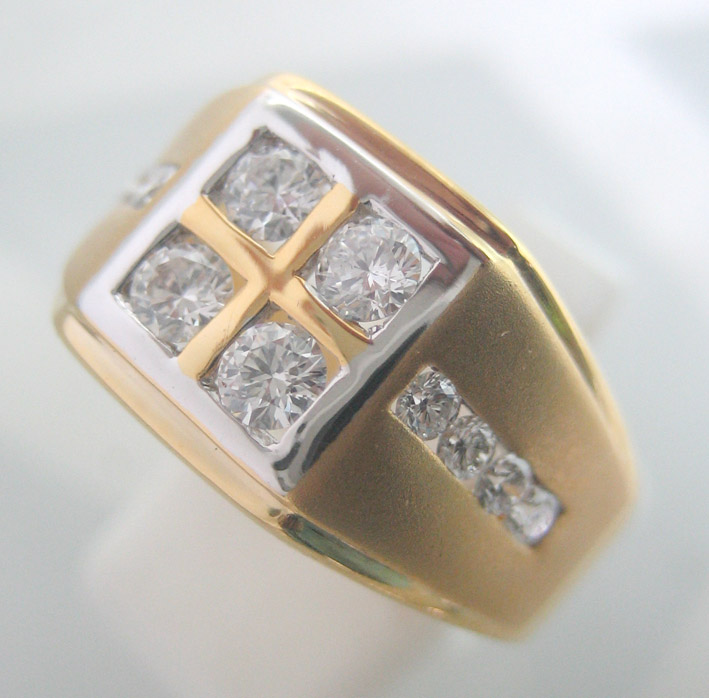 แหวนทองคำประดับเพชรแท้เม็ดหลักขนาด 0.10x4 กะรัต เม็ดรองขนาด 0.025x8 กะรัต น้ำขาว 96 เบลเยี่ยมคัตไฟดี