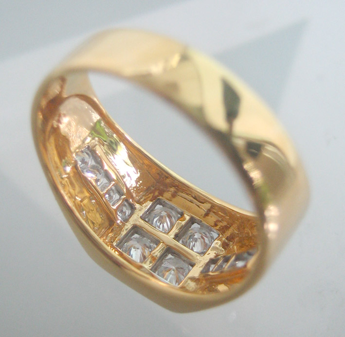 แหวนทองคำประดับเพชรแท้เม็ดหลักขนาด 0.10x4 กะรัต เม็ดรองขนาด 0.025x8 กะรัต น้ำขาว 96 เบลเยี่ยมคัตไฟดี 3