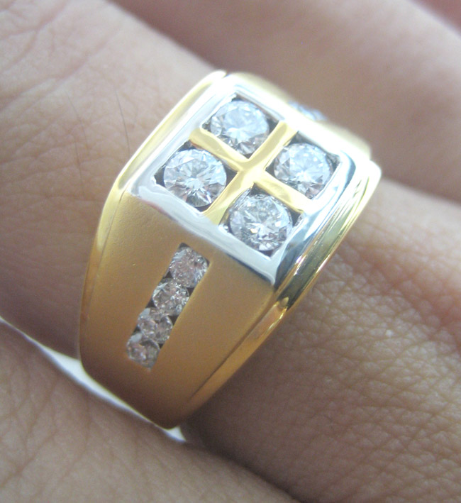 แหวนทองคำประดับเพชรแท้เม็ดหลักขนาด 0.10x4 กะรัต เม็ดรองขนาด 0.025x8 กะรัต น้ำขาว 96 เบลเยี่ยมคัตไฟดี 5