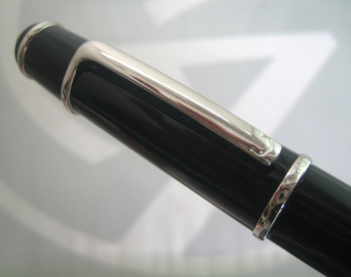 ปากกาหมึกซึม cartier stylo plume diabolo ปากทองขาว 18k (750) ตัวด้ามอครีลิคดำแข็งประดับชุดเหน็บเคลือ 2
