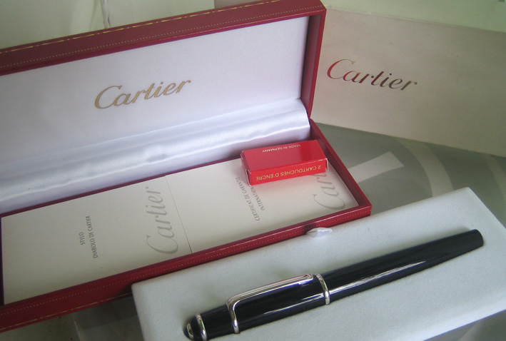 ปากกาหมึกซึม cartier stylo plume diabolo ปากทองขาว 18k (750) ตัวด้ามอครีลิคดำแข็งประดับชุดเหน็บเคลือ 8