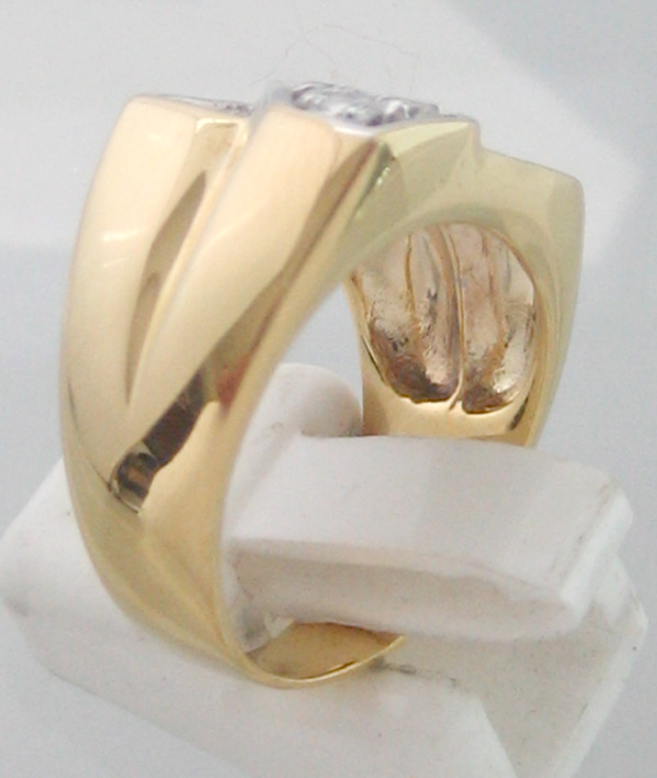 แหวนทองคำดีไซน์ประดับเพชรแท้ขนาดรวมน้ำหนัก 0.90 กะรัต เบลเยี่ยมคัตไฟดีไม่มีตำหนิ ตัวเรือนทอง 90 น้ำ 2