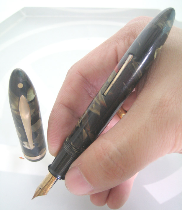 ปากกาหมึกซึม sheaffer life time 1932 USA ตัวด้ามอครีลิคลายหินเขียว ชุดเหน็บเคลือบทอง ปากทอง 18k ฝาขั 2