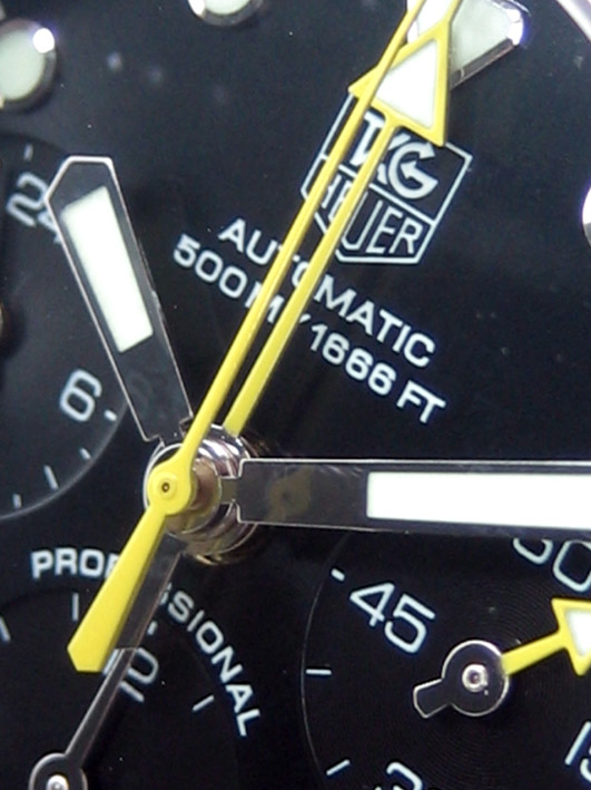 tag heuer aquagraph 500 diver caribre 60 auto chronograph ขนาด 43mm หน้าปัดดำประดับพรายน้ำใหญ่ กระจก 3