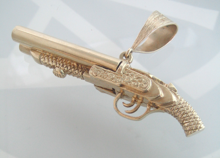 จี้ห้อยคอทอง 9k (375) อังกฤษ รูปทรงปืนโบราณ(หักลำได้) ประดับเพชรแท้ 6 เม็ด ตัวเรือนทอง yellow gold น 8