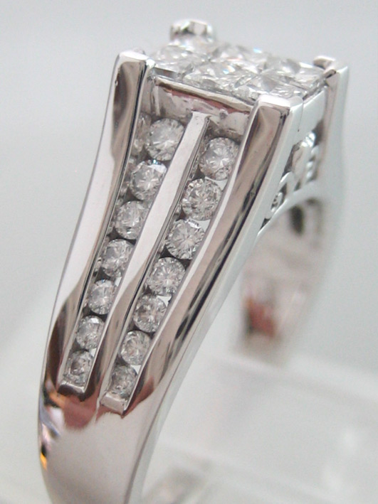 แหวนทองขาวงานนอกฝังเพชร princes cut ขนาด 0.10x6 กะรัต เม็ดรอง 28 เม็ดรวมน้ำหนัก 0.50 กะรัต น้ำขาว 98 3