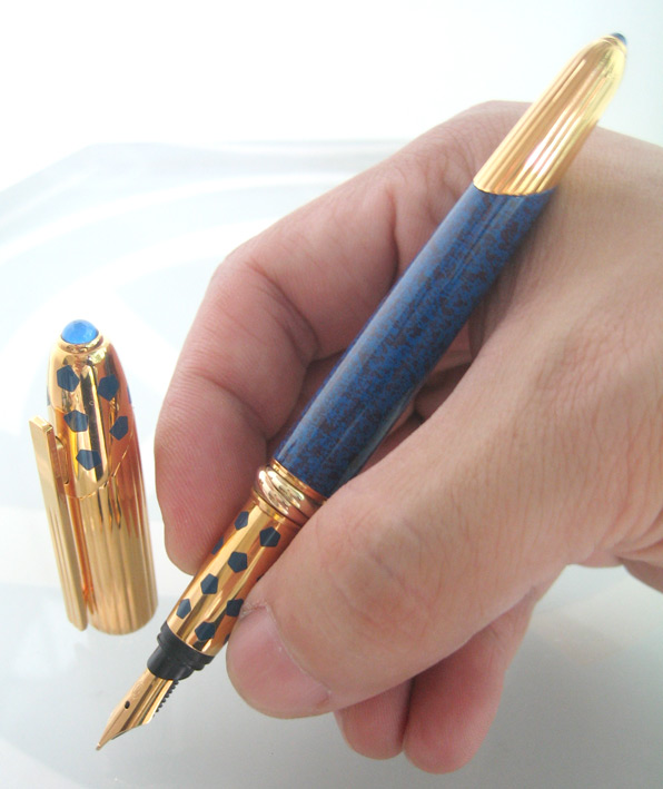ปากกาหมึกซึม Cartier panthere laq blue fontain classic  for man, lady ปากเป็นทอง 18k (750) size F ตั